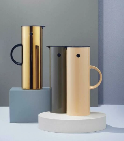 Stelton Isolierkanne EM77 1 L In Brass 3 Stelton Isolierkanne EM77 1 L In Brass – Bild 3