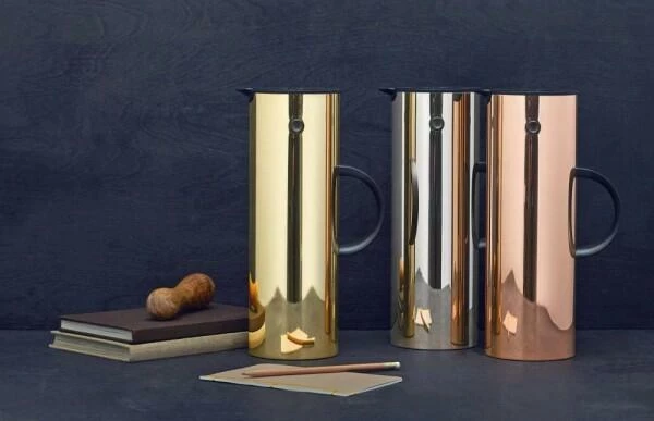 Stelton Isolierkanne EM77 1 L In Brass 2 Stelton Isolierkanne EM77 1 L In Brass – Bild 2